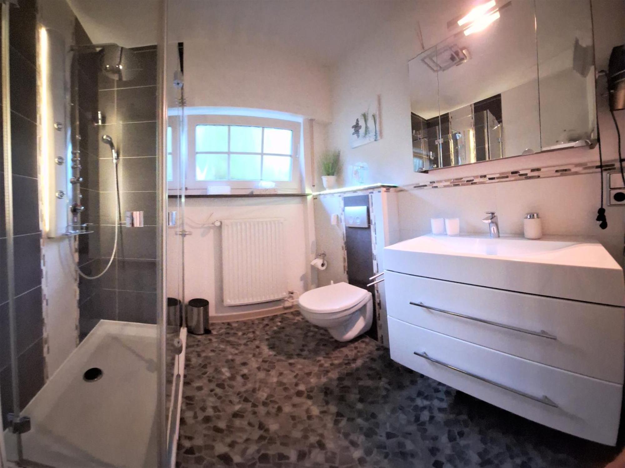 Seeblick-Ferienwohnung Im "Ferienhaus Agger-Blick" Mit Traumhafter Sonnen-Terrasse, Sauna, E-Kamin & Kajak Gummersbach Kültér fotó